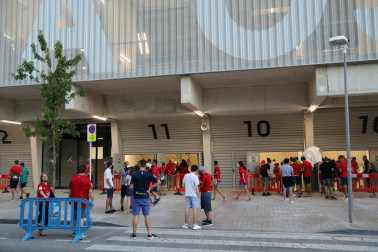 El público regresó al estado osasunista con restricciones tras la pandemia de coronavirus