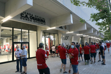 El público regresó al estado osasunista con restricciones tras la pandemia de coronavirus