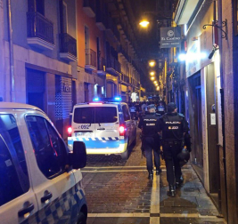 Vídeo de una multitudinaria pelea este jueves en el Casco Viejo.