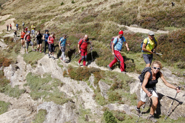 Marchar por el 50 aniversario de la inauguración del refugio Ángel Olorón de Belagua