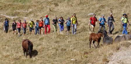 Marchar por el 50 aniversario de la inauguración del refugio Ángel Olorón de Belagua