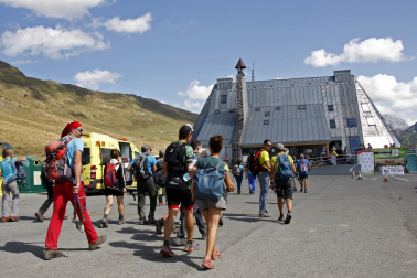 Marchar por el 50 aniversario de la inauguración del refugio Ángel Olorón de Belagua