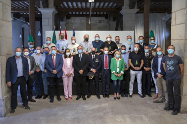 Homenaje en la Ciudadela a los policías municipales de Pamplona jubilados.
