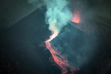 Imágenes de la nueva erupción de La Palma de este martes