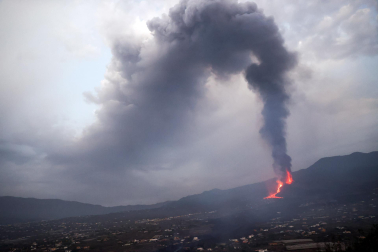 Imágenes de la nueva erupción de La Palma de este martes