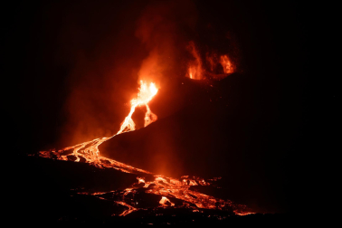 Imágenes de la nueva erupción de La Palma de este martes
