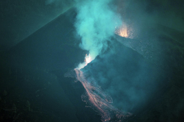 Imágenes de la nueva erupción de La Palma de este martes