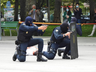 Imagen del simulacro de un incidente 'Amok' llevado a cabo este martes por la Policía Nacional en el Parque Antoniutti de Pamplona.