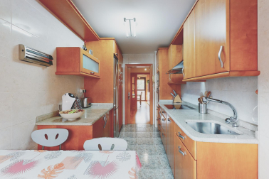 Precioso piso en Ansoáin, con dos trasteros y parking