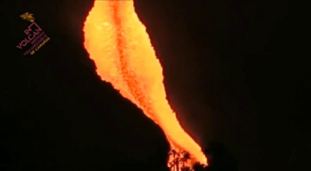 El volcán sigue expulsando lava y nada hace prever que el final esté cerca