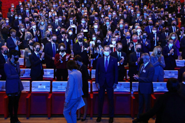 El Rey preside en Pamplona el Congreso Nacional de Empresas Familiares.