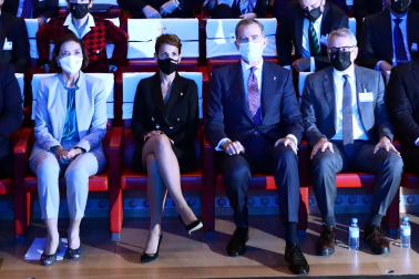 El Rey preside en Pamplona el Congreso Nacional de Empresas Familiares.