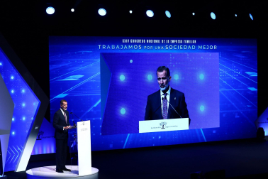 El Rey preside en Pamplona el Congreso Nacional de Empresas Familiares.