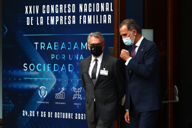 El Rey preside en Pamplona el Congreso Nacional de Empresas Familiares.