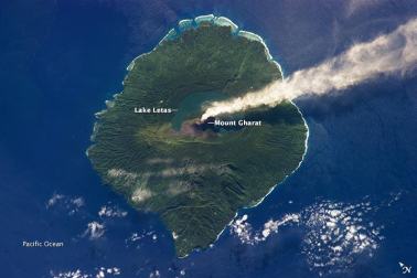 Volcán Gaua, en las islas de Vanuatu, visto desde el espacio