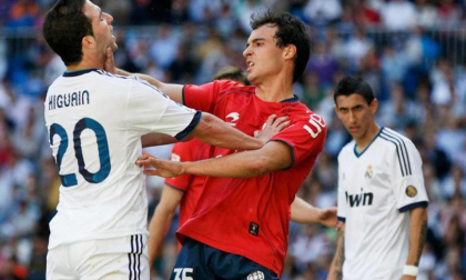Unai García, cara a cara con Higuaín en ese Real Madrid-Osasuna que cerró la temporada 2012-2013