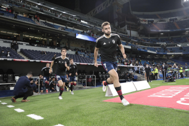Moncayola y Javi Martínez, en el Santiago Bernabéu