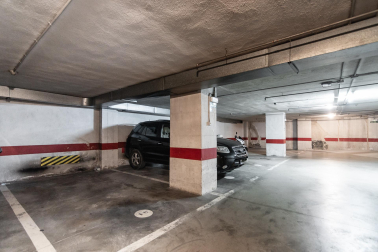 Un piso luminoso y con altura en Azpilagaña