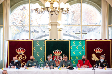 Jornadas sobre seguridad organizadas por la Guardia Civil en el Colegio de Médicos de Navarra, en Pamplona