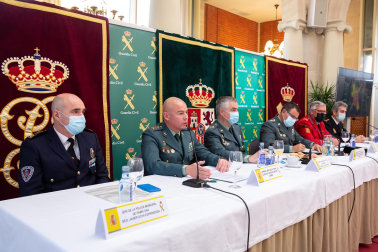 Jornadas sobre seguridad organizadas por la Guardia Civil en el Colegio de Médicos de Navarra, en Pamplona