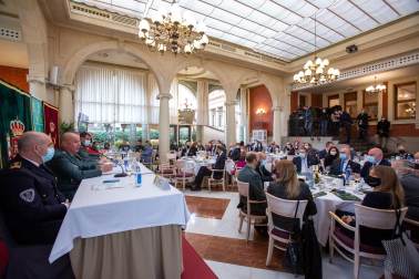 Jornadas sobre seguridad organizadas por la Guardia Civil en el Colegio de Médicos de Navarra, en Pamplona
