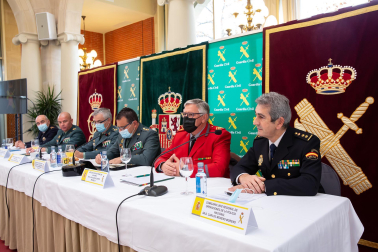 Jornadas sobre seguridad organizadas por la Guardia Civil en el Colegio de Médicos de Navarra, en Pamplona