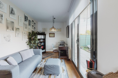 Se vende bajo con gran jardín en Puente la Reina
