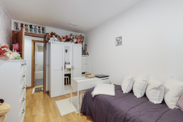Se vende bajo con gran jardín en Puente la Reina