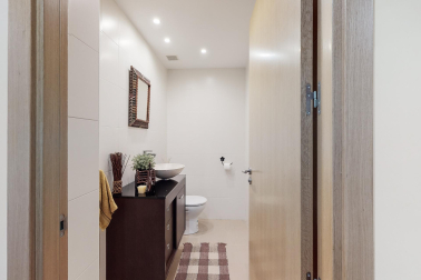 Se vende bajo con gran jardín en Puente la Reina