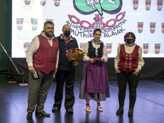 Fotos del 90 aniversario de la peña Mutiko.