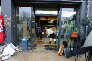 Día después de las importantes inundaciones en el barrio pamplonés de la Rochapea.