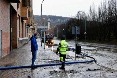 Día después de las importantes inundaciones en el barrio pamplonés de la Rochapea.