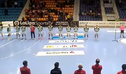 Minuto de silencio en honor a Jesús Riaño antes de partido del Helvetia Anaitasuna
