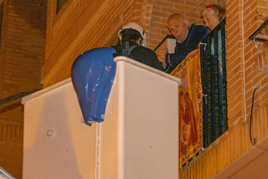 El agua del río Ega llega hasta el centro de San Adrián.