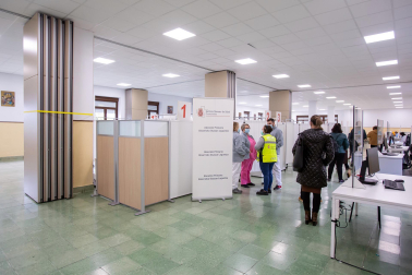 Apertura del nuevo vacunódromo en el Seminario de Pamplona