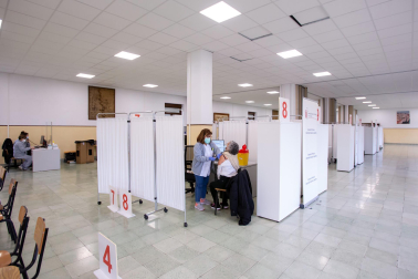 Apertura del nuevo vacunódromo en el Seminario de Pamplona