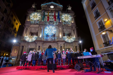 Fotos del pregón de Navidad en la plaza del Ayuntamiento de Pamplona
