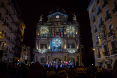 Fotos del pregón de Navidad en la plaza del Ayuntamiento de Pamplona