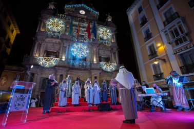 Fotos del pregón de Navidad en la plaza del Ayuntamiento de Pamplona