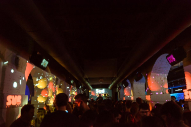 JL Vision, de Vitoria es el encargado de proyectar un videmapping durante la fiesta ochentera