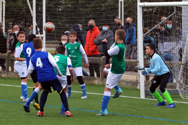 Imagen de uno de los partidos del Torneo Interescolar disputados el martes 28 de diciembre