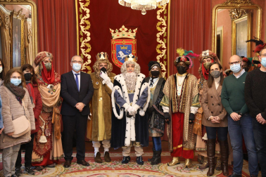 Los Reyes Magos, en el Ayuntamiento de Pamplona./