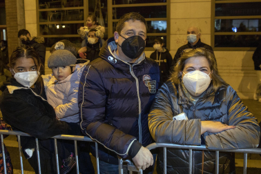 Las calles de Pamplona se llenaron de luz, color y magia en la Cabalgata de los Reyes magos