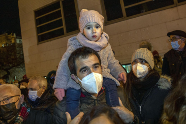 Las calles de Pamplona se llenaron de luz, color y magia en la Cabalgata de los Reyes magos