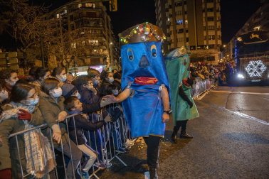 Las calles de Pamplona se llenaron de luz, color y magia en la Cabalgata de los Reyes magos
