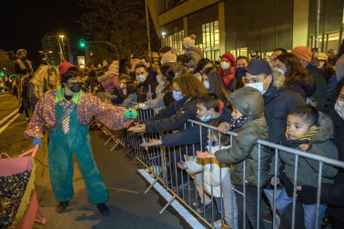 Las calles de Pamplona se llenaron de luz, color y magia en la Cabalgata de los Reyes magos