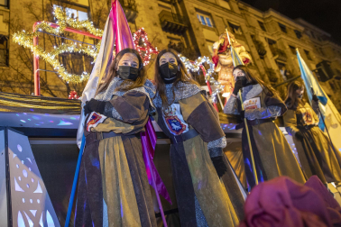 Las calles de Pamplona se llenaron de luz, color y magia en la Cabalgata de los Reyes magos