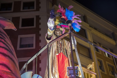 Las calles de Pamplona se llenaron de luz, color y magia en la Cabalgata de los Reyes magos