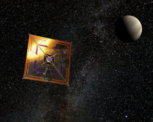 Recreación de la sonda espacial japonesa IKAROS en vuelo. Esta sonda espacial experimental está impulsada parcialmente por una vela solar.