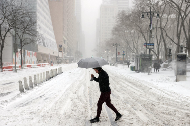 'Nor'easter' cubrió de blanco la costa este de EE UU